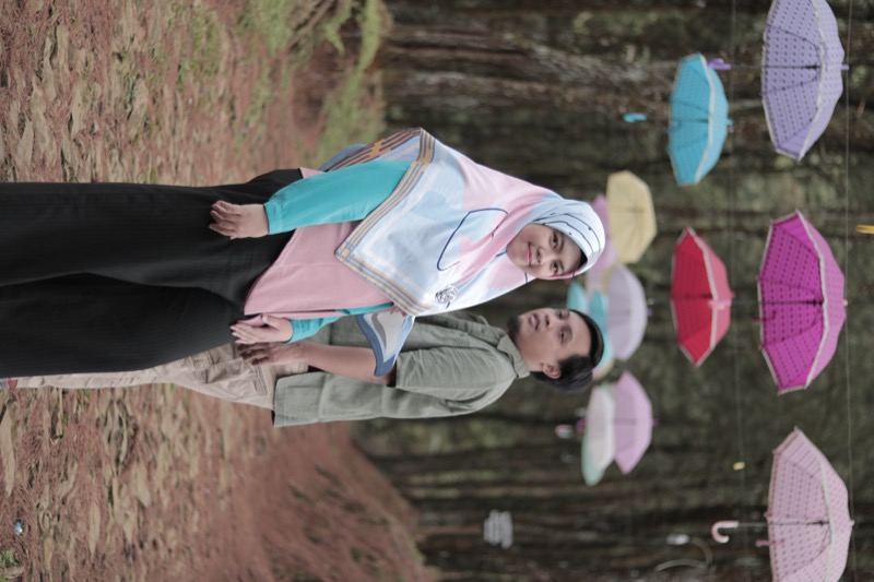 Gallery Photo - Momen Manis